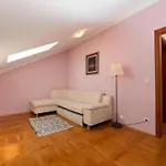 شقة Andrea Mirce